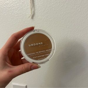 Undone beauty conceal to reveal palette 3-1 coverage cream